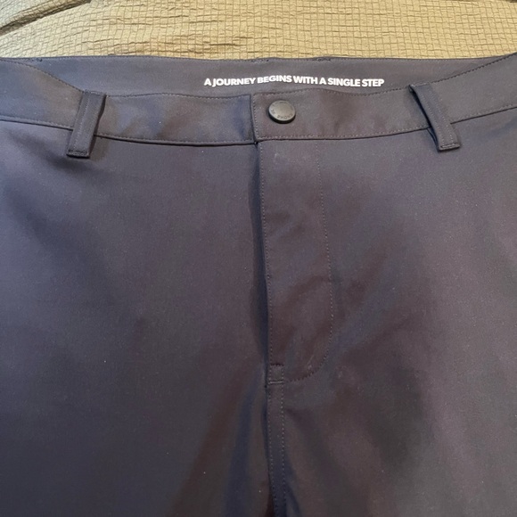 Rhône Commuter Slim pant in black - Picture 3 of 3